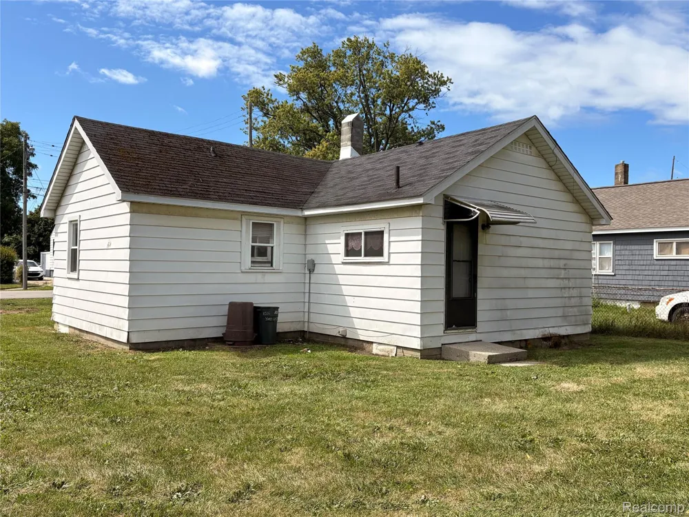 1026 W Scottwood Avenue Flint Charter Township, MI 48507