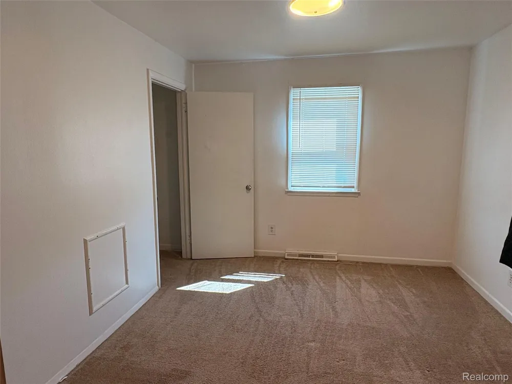 1026 W Scottwood Avenue Flint Charter Township, MI 48507