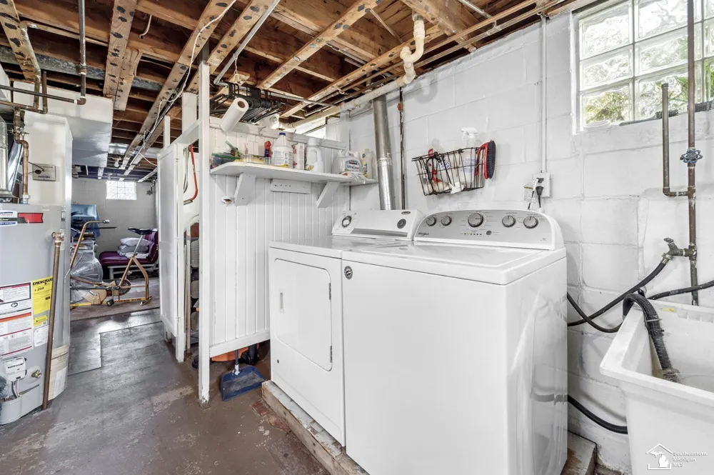 1727 Sycamore Street Wyandotte City, MI 48192