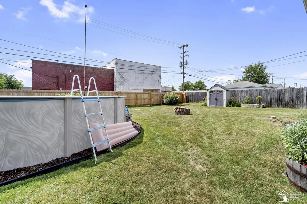 1727 Sycamore Street Wyandotte City, MI 48192