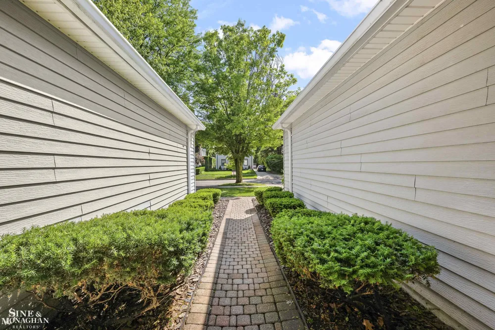 535 Saint Clair Street Grosse Pointe City, MI 48230