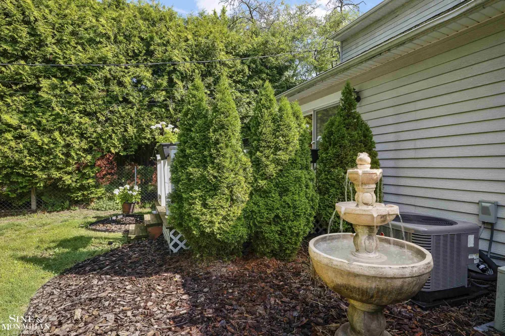 535 Saint Clair Street Grosse Pointe City, MI 48230