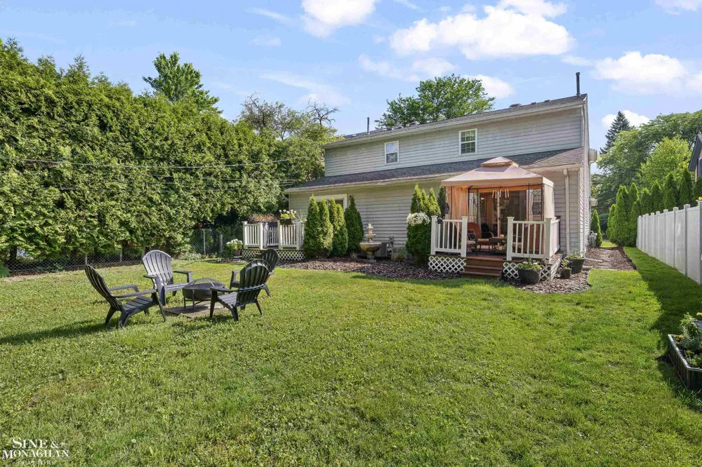 535 Saint Clair Street Grosse Pointe City, MI 48230