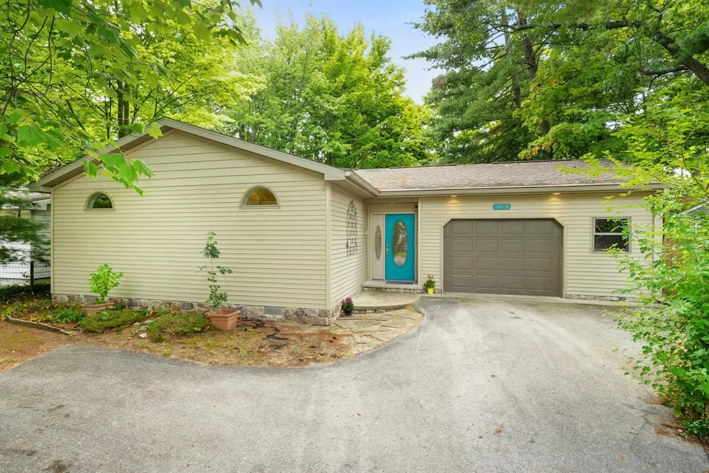 1006 E State Street Traverse City City, MI 49686