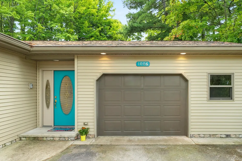 1006 E State Street Traverse City City, MI 49686