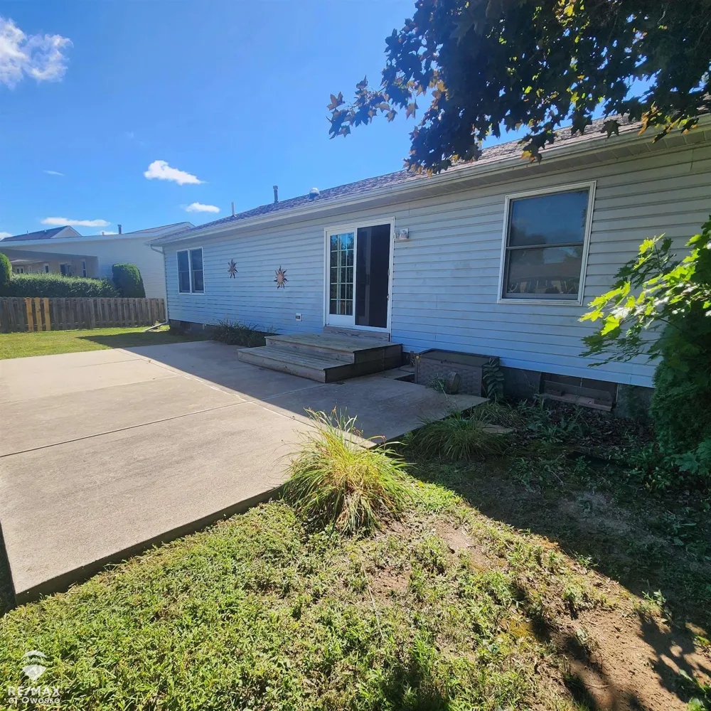 21717 Hawthorn Court Macomb Township, MI 48404