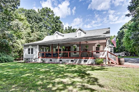 2207 Millcroft Road