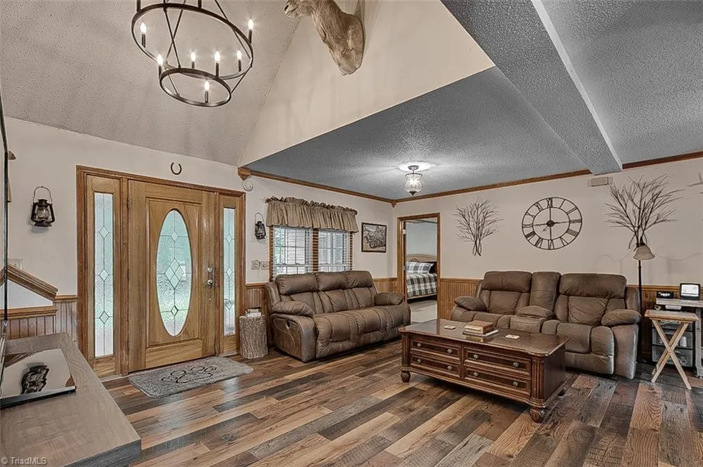 2207 Millcroft Road Pleasant Garden, NC 27313