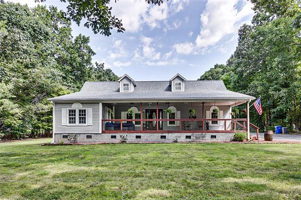 2207 Millcroft Road Pleasant Garden, NC 27313