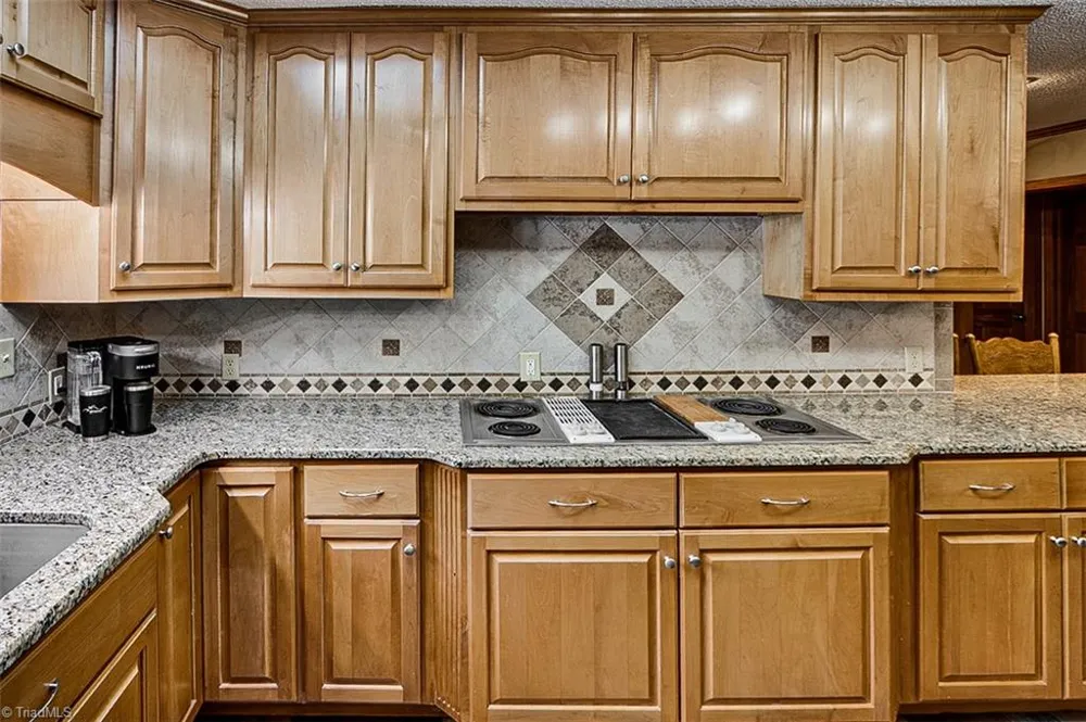 2207 Millcroft Road Pleasant Garden, NC 27313