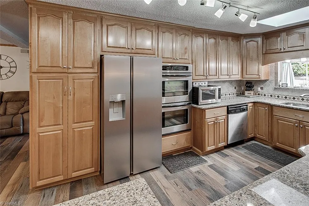 2207 Millcroft Road Pleasant Garden, NC 27313