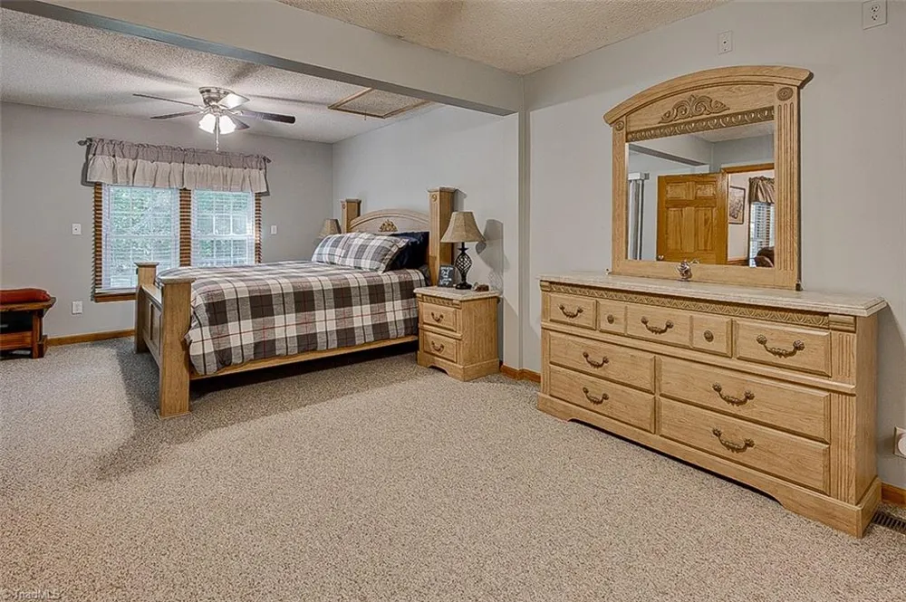2207 Millcroft Road Pleasant Garden, NC 27313