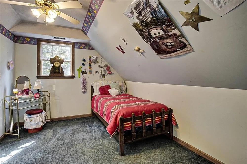 2207 Millcroft Road Pleasant Garden, NC 27313