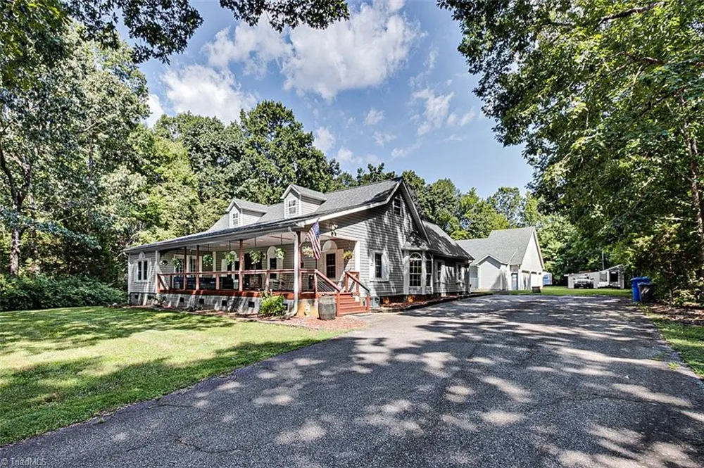 2207 Millcroft Road Pleasant Garden, NC 27313