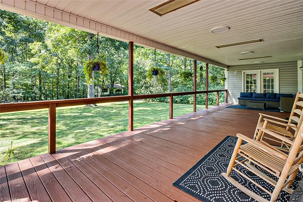2207 Millcroft Road Pleasant Garden, NC 27313