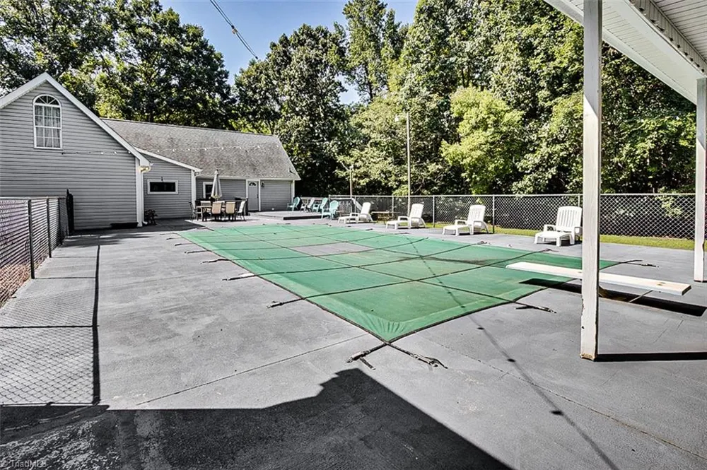 2207 Millcroft Road Pleasant Garden, NC 27313