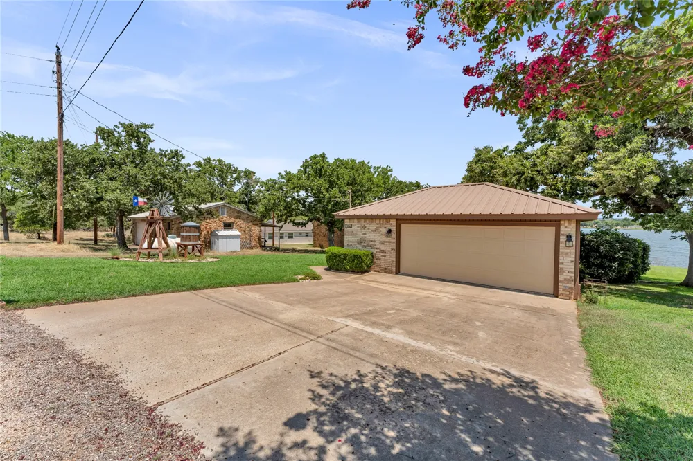 386 Lake Loop Tow, TX 78672