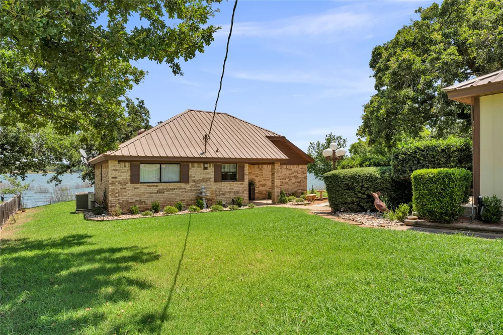 386 Lake Loop Tow, TX 78672