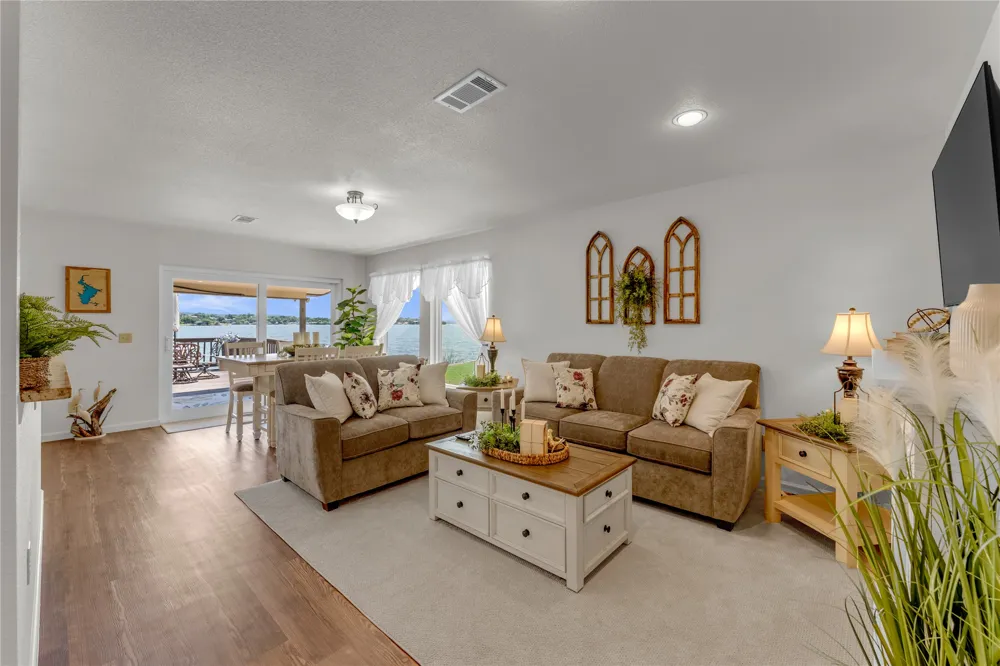 386 Lake Loop Tow, TX 78672