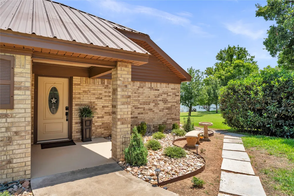 386 Lake Loop Tow, TX 78672