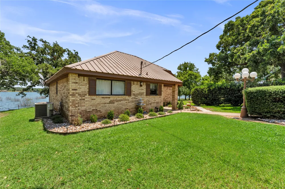 386 Lake Loop Tow, TX 78672