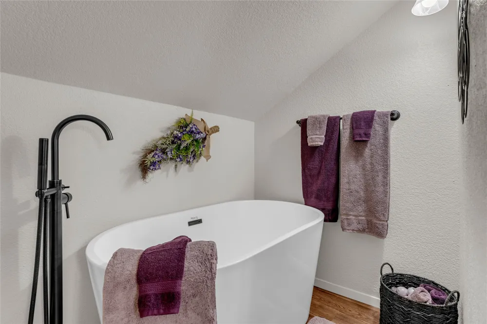 386 Lake Loop Tow, TX 78672