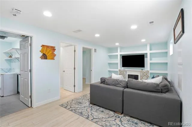 6740 Devinney Street Arvada, CO 80004