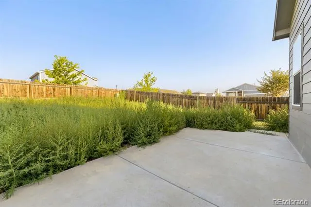 311 Maple Street Bennett, CO 80102