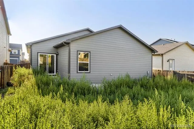 311 Maple Street Bennett, CO 80102