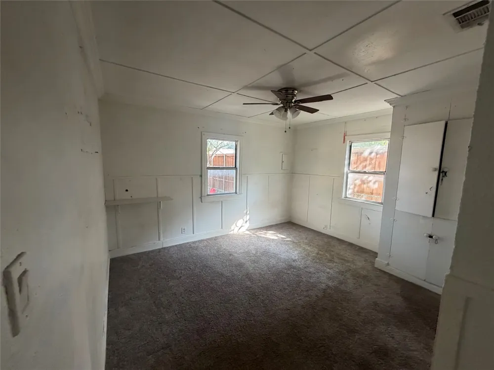 2409 W Amherst Avenue Dallas, TX 75235