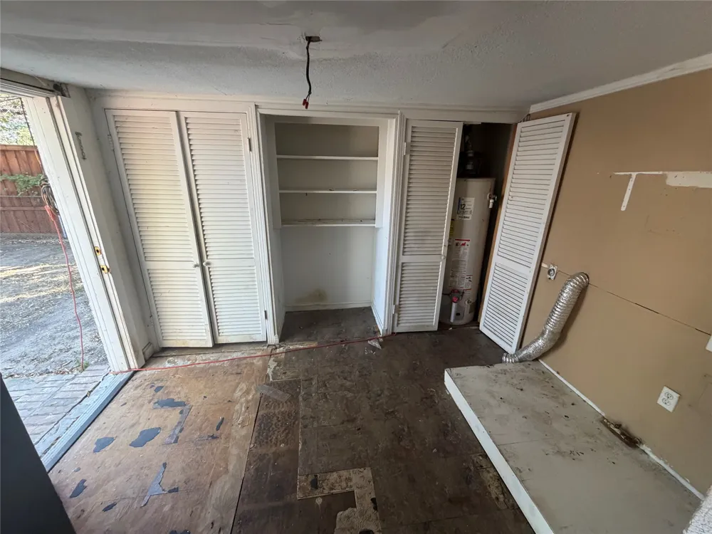 2409 W Amherst Avenue Dallas, TX 75235