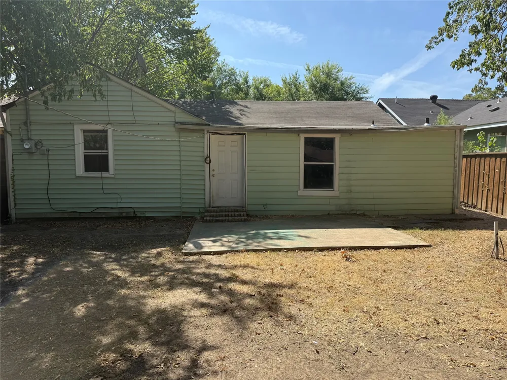 2409 W Amherst Avenue Dallas, TX 75235