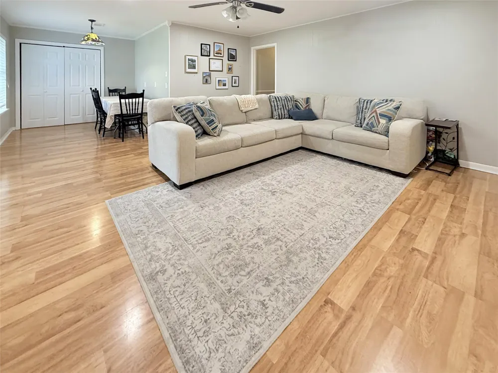 315 Pine Street Lake Jackson, TX 77566