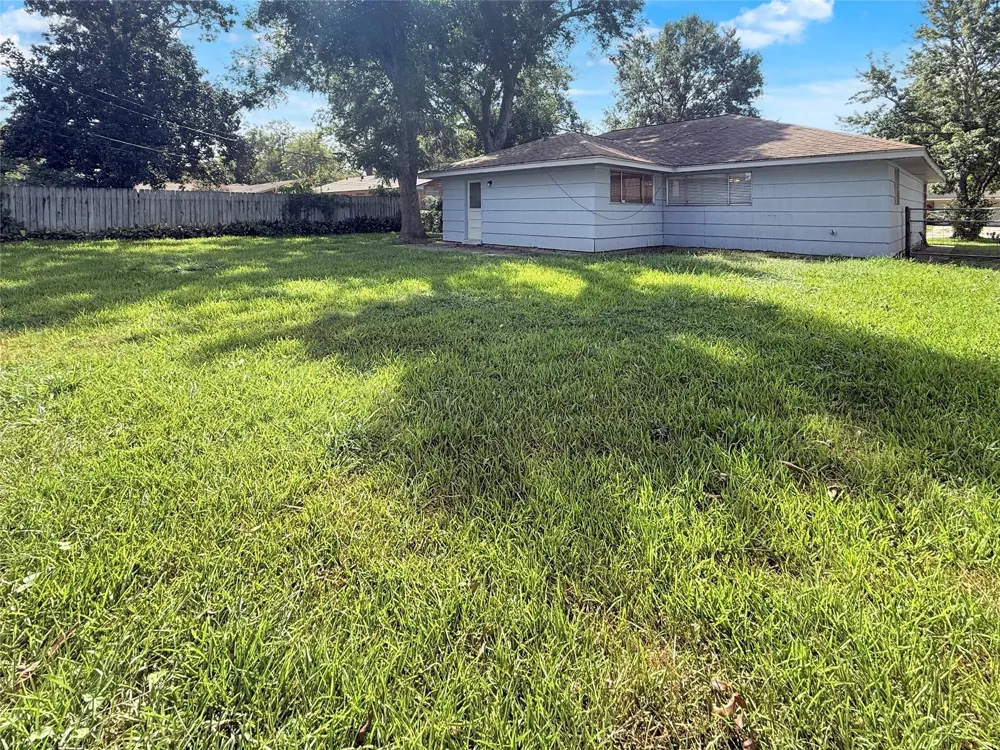 315 Pine Street Lake Jackson, TX 77566