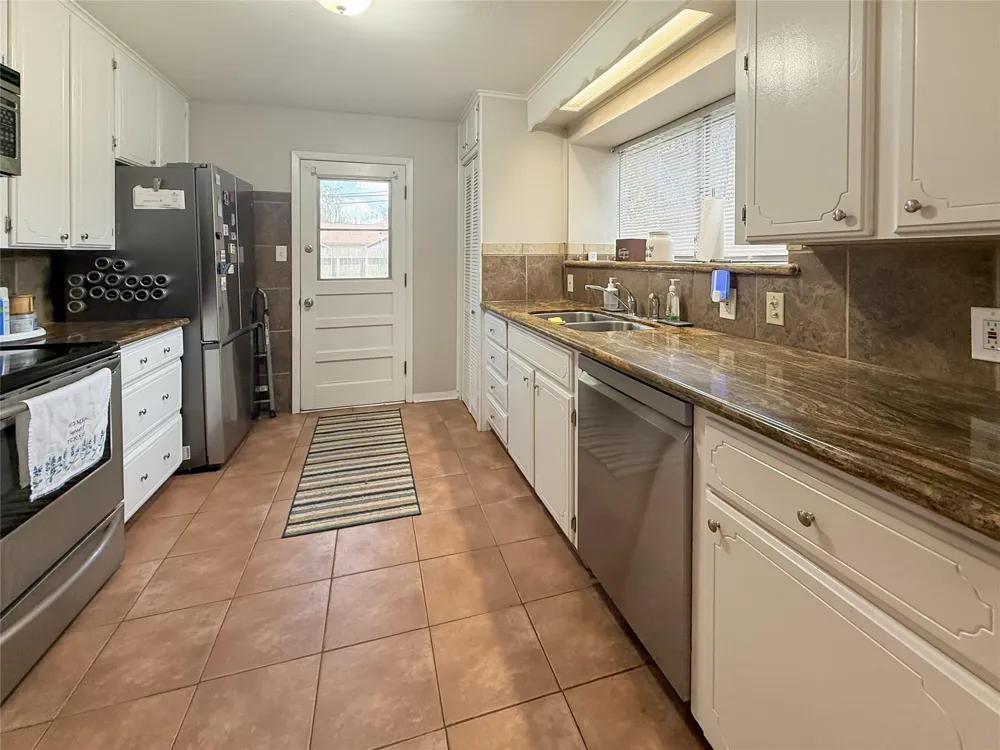 315 Pine Street Lake Jackson, TX 77566