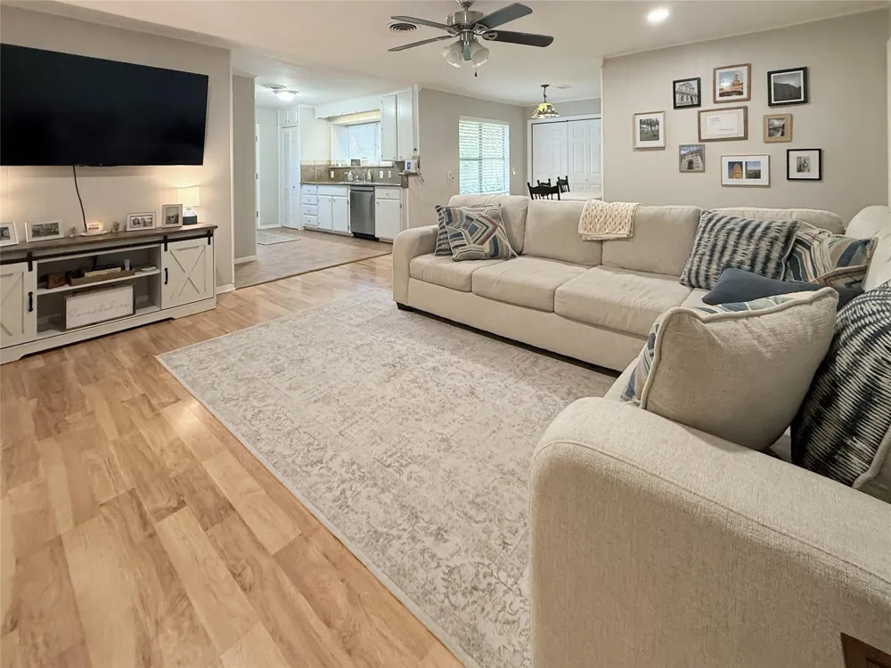 315 Pine Street Lake Jackson, TX 77566