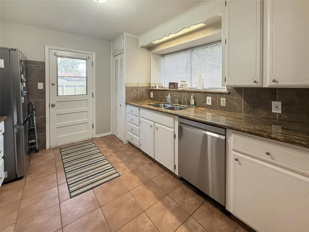 315 Pine Street Lake Jackson, TX 77566