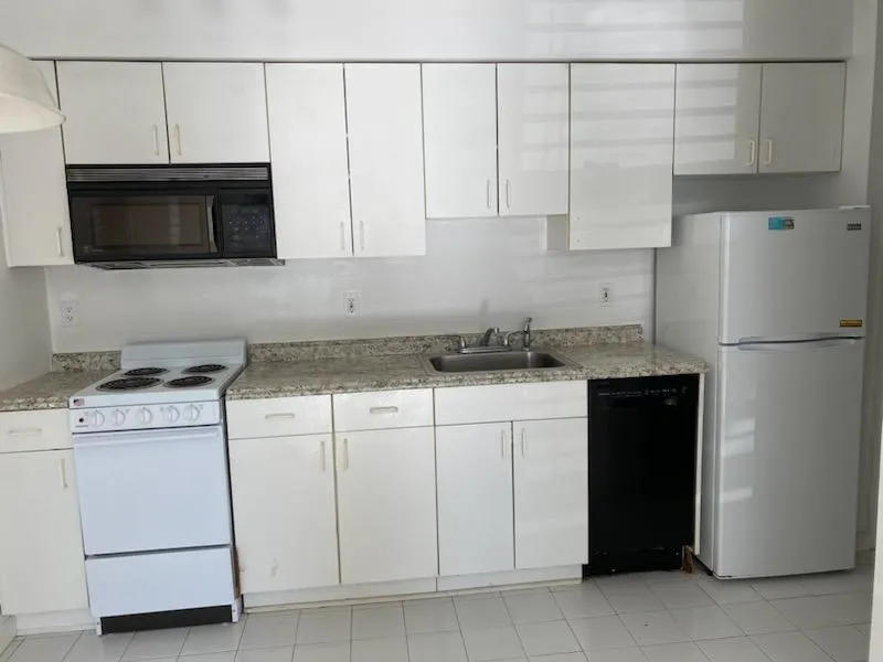 22 69TH ST Guttenberg, NJ 07093
