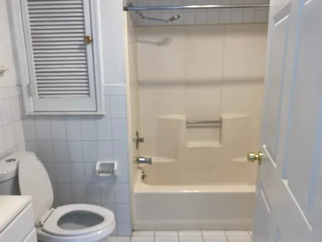 22 69TH ST Guttenberg, NJ 07093