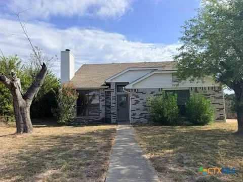 2201 Woodlands Drive