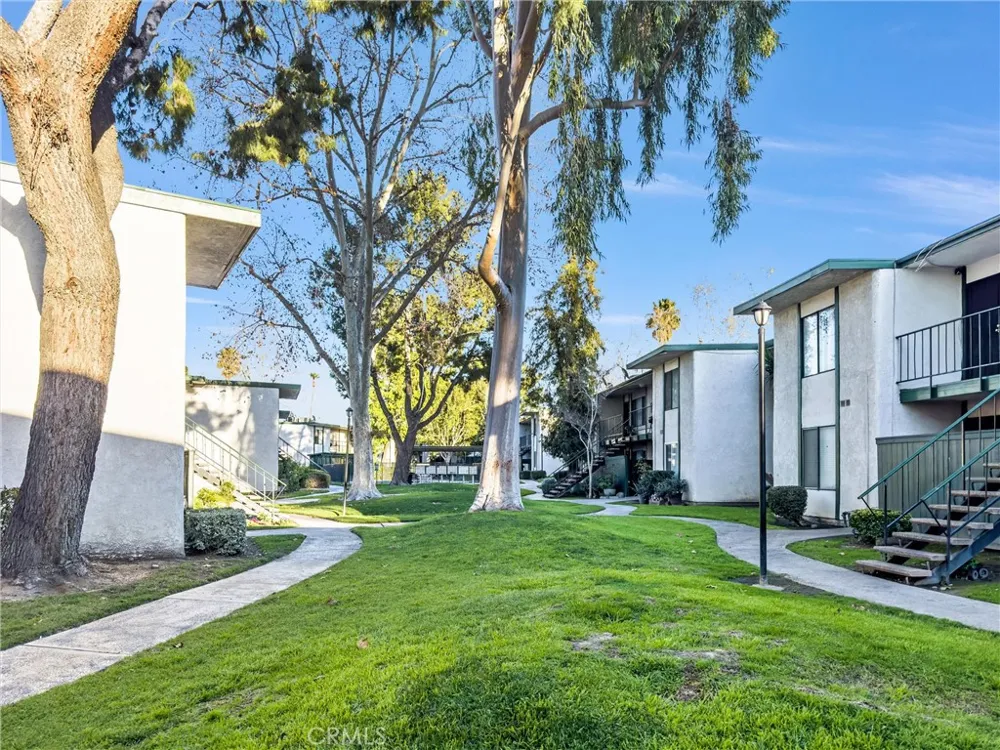 1735 E Washington #B28 Colton, CA 92324
