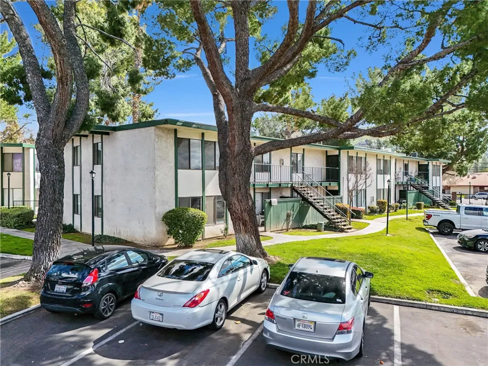 1735 E Washington #B28 Colton, CA 92324