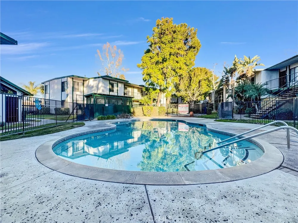 1735 E Washington #B28 Colton, CA 92324