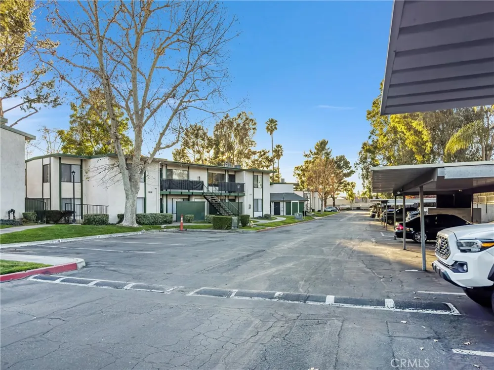 1735 E Washington #B28 Colton, CA 92324