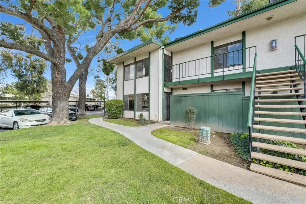 1735 E Washington #B28 Colton, CA 92324