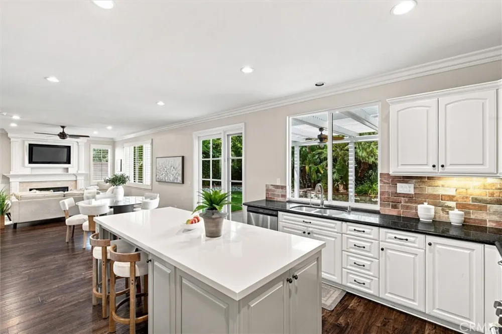 11 Kirkland Irvine, CA 92602