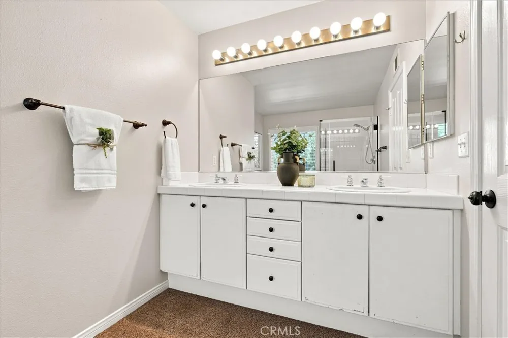 11 Kirkland Irvine, CA 92602