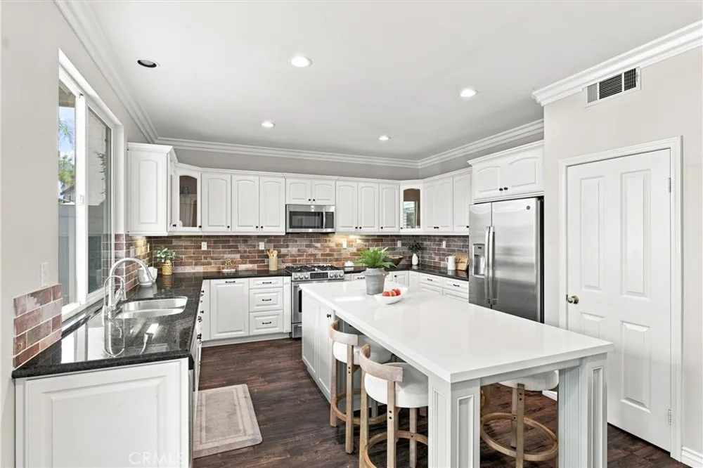 11 Kirkland Irvine, CA 92602