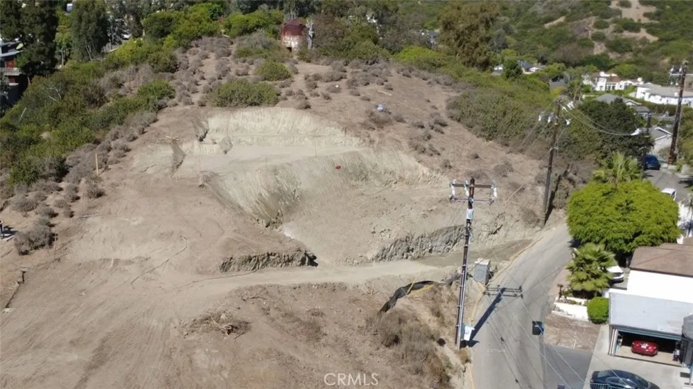 1560 Bluebird Canyon Drive Laguna Beach, CA 92651