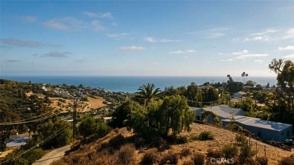1560 Bluebird Canyon Drive Laguna Beach, CA 92651